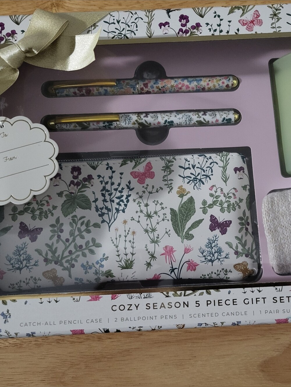 Brand New Gift Set Includes: A Rose Garden Candle, Long Lenght Cozy Socks, Etc.